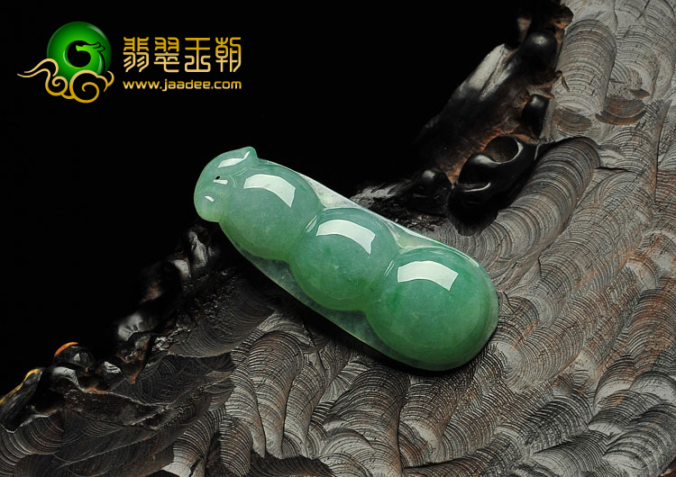 feicui糯冰种豆色缅甸翡翠A货四季豆挂件