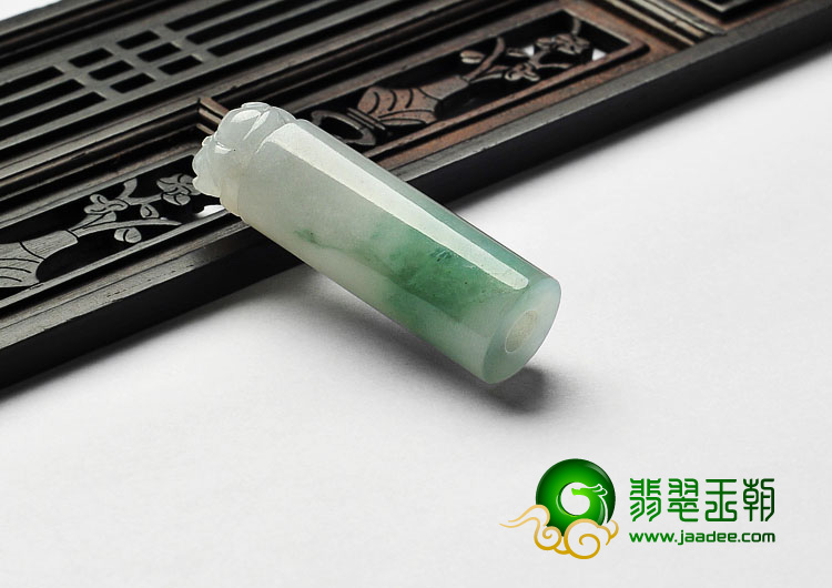 糯冰种飘花缅甸翡翠A货招财进宝挂件