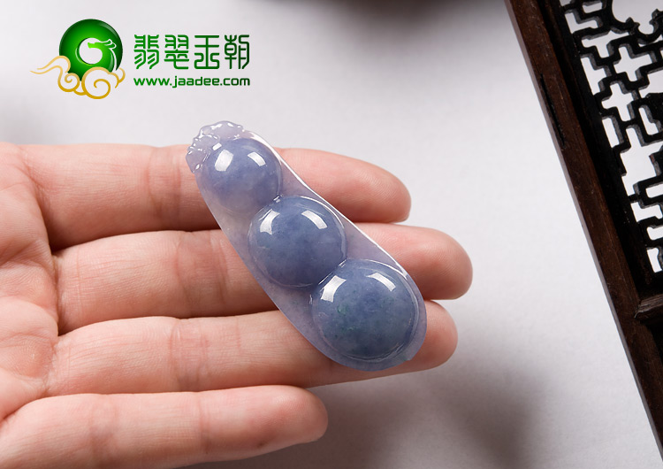 糯冰种紫罗兰略飘花缅甸翡翠A货四季豆挂件