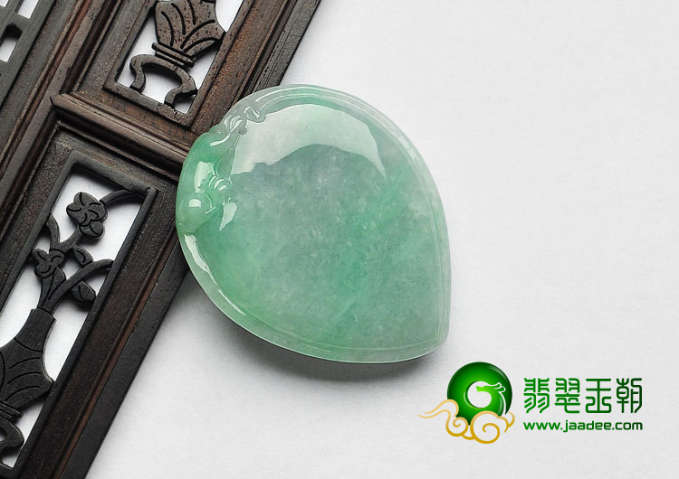 糯冰种飘翠缅甸翡翠A货寿桃挂件