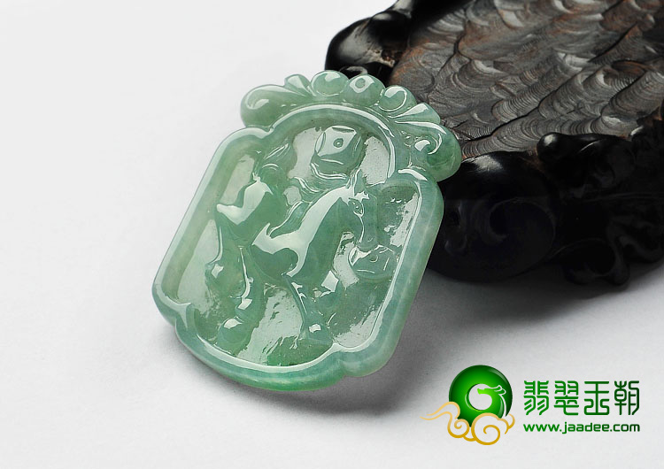 糯冰种晴水缅甸翡翠A货马牌挂件