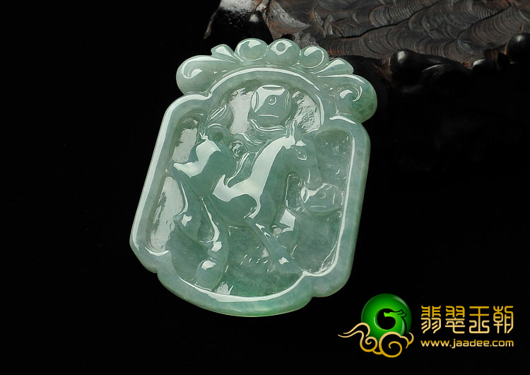 糯冰种晴水缅甸翡翠A货马牌挂件