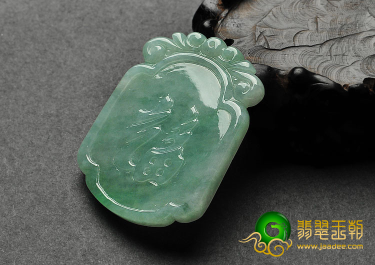 糯冰种晴水缅甸翡翠A货马牌挂件