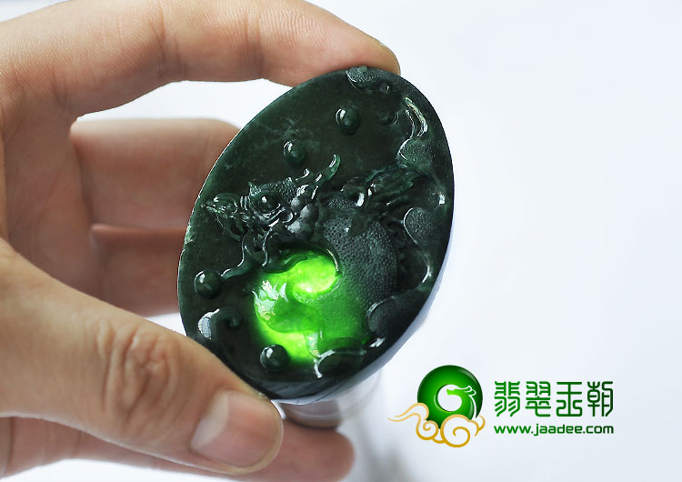 冰种墨翠缅甸翡翠A货龙牌挂件