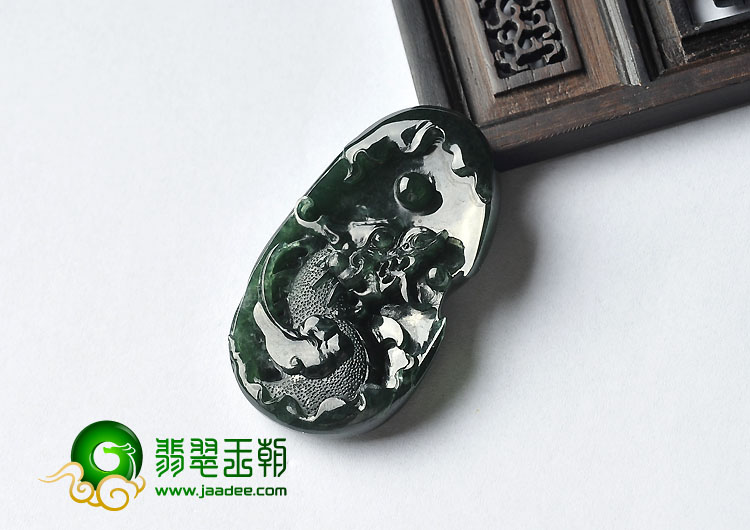 冰种墨翠缅甸翡翠A货龙牌挂件