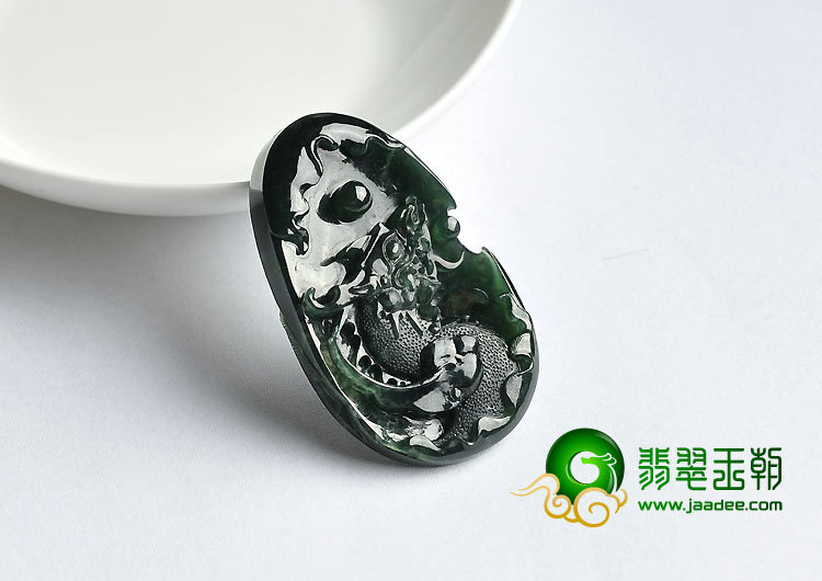 冰种墨翠缅甸翡翠A货龙牌挂件