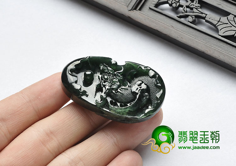 冰种墨翠缅甸翡翠A货龙牌挂件