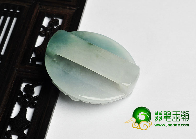 糯冰种晴水缅甸翡翠A货虎头腰牌