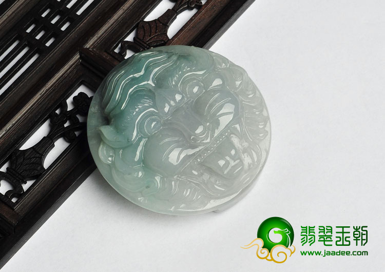 糯冰种晴水缅甸翡翠A货虎头腰牌