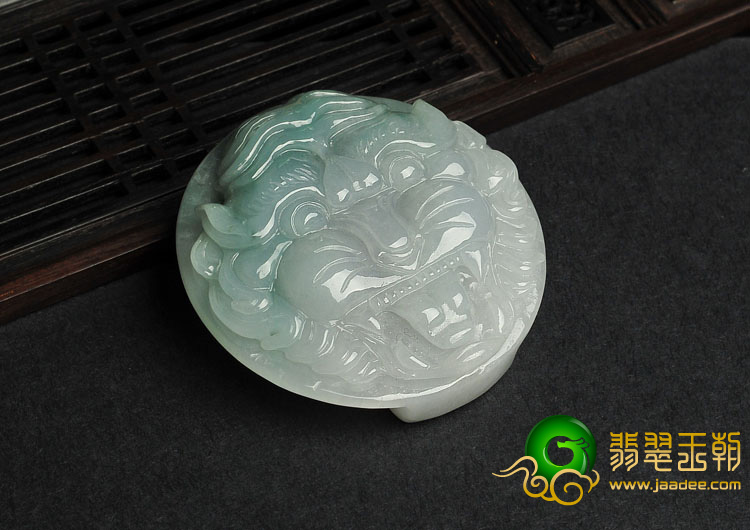 糯冰种晴水缅甸翡翠A货虎头腰牌
