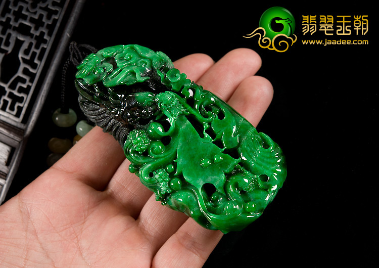 细糯种癣加绿缅甸翡翠A货龙凤呈祥挂件