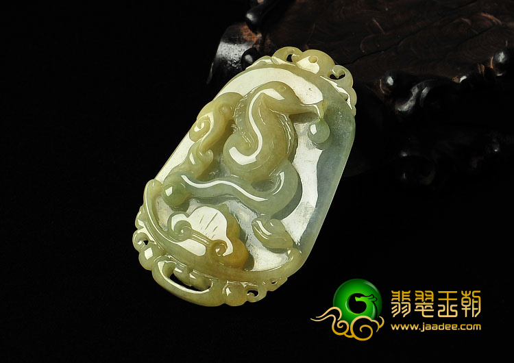 糯冰种淡黄翡缅甸翡翠A货蛇挂件