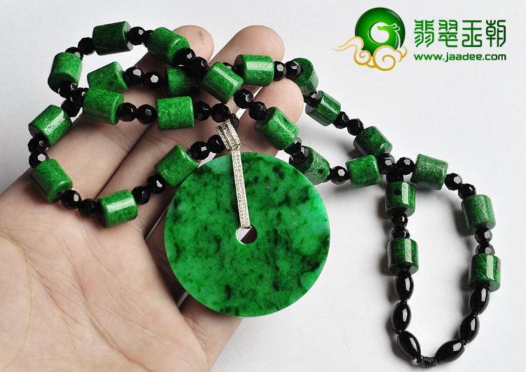 糯冰种癣加绿缅甸翡翠A货镶白金扣平安扣挂件（真钻）