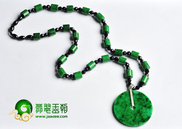 糯冰种癣加绿缅甸翡翠A货镶白金扣平安扣挂件（真钻）