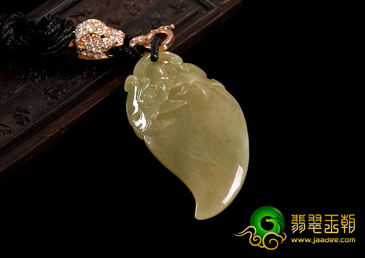糯冰种褐黄翡缅甸翡翠A货府中有龙挂件