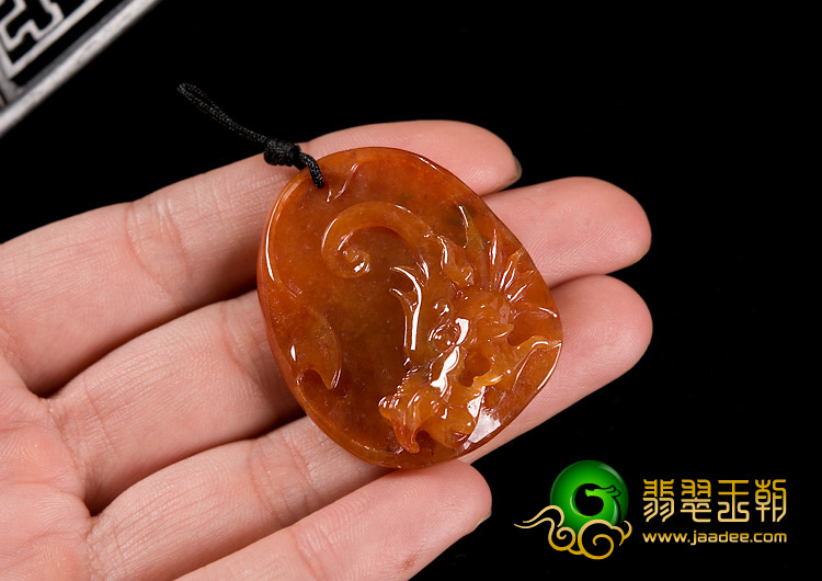 糯冰种红翡缅甸翡翠A货龙头挂件