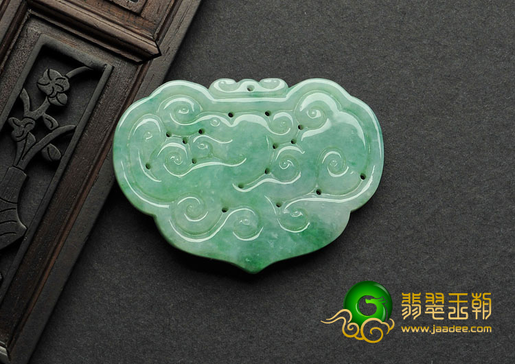 糯冰种飘翠缅甸翡翠A货长命锁挂件