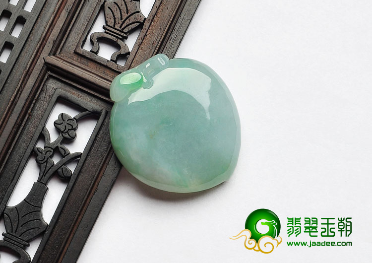 糯冰种飘翠缅甸翡翠A货寿桃挂件