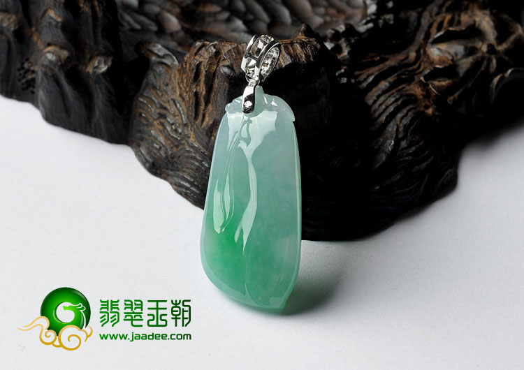 冰种苹果绿缅甸翡翠A货镶白金扣福瓜挂件