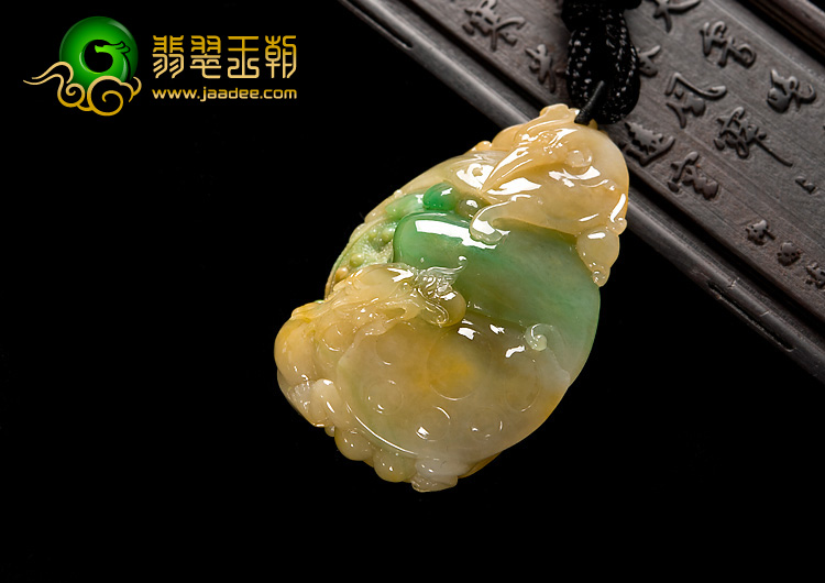 糯冰种黄加绿缅甸翡翠A货独占鳌头挂件