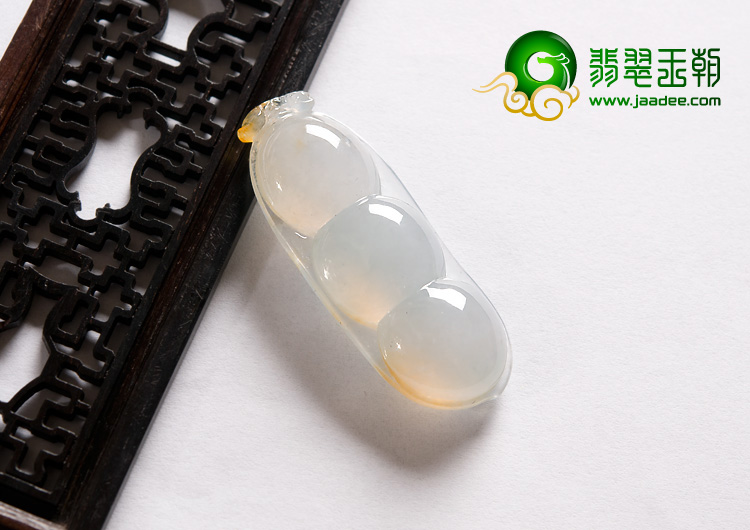 冰种淡黄翡缅甸翡翠A货四季豆挂件