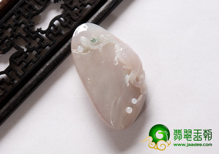 冰种紫罗兰略飘花缅甸翡翠A货年年有余挂件