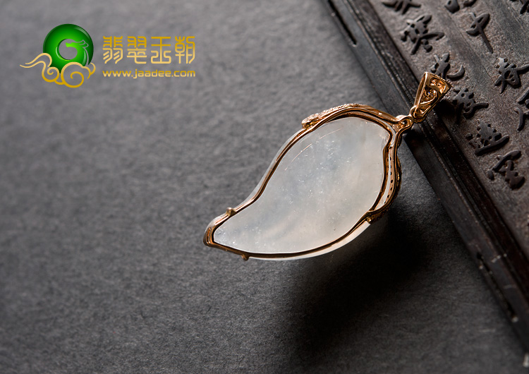 冰种缅甸翡翠A货镶玫瑰金龙头胸坠（真钻）