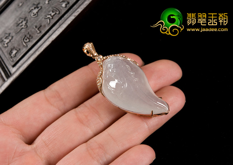 冰种缅甸翡翠A货镶玫瑰金龙头胸坠（真钻）