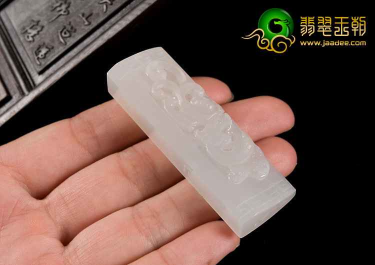 冰种缅甸翡翠A货仿古龙挂件