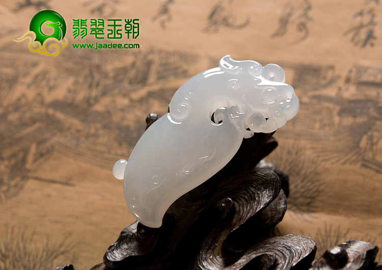 冰种缅甸翡翠A货仿古龙挂件
