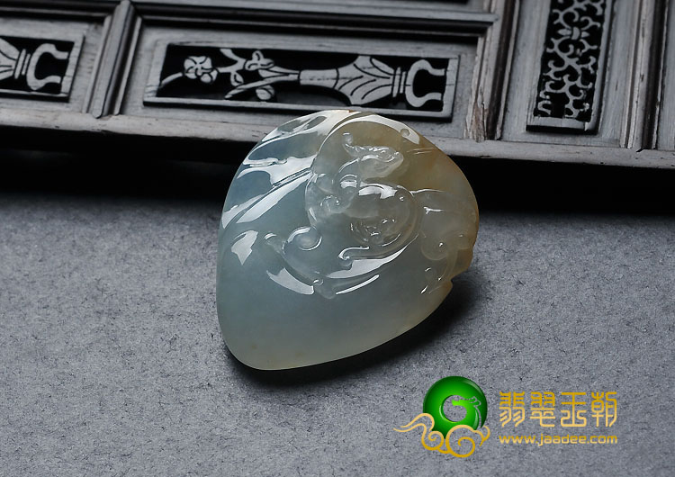 冰种淡黄翡缅甸翡翠A货天心月圆挂件