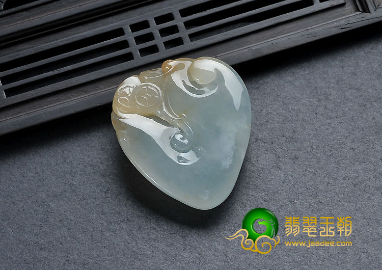 冰种淡黄翡缅甸翡翠A货天心月圆挂件