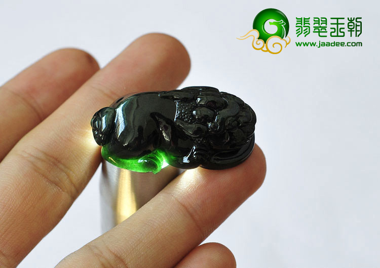 糯冰种墨翠缅甸翡翠A货貔貅挂件