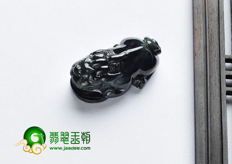 糯冰种墨翠缅甸翡翠A货貔貅挂件