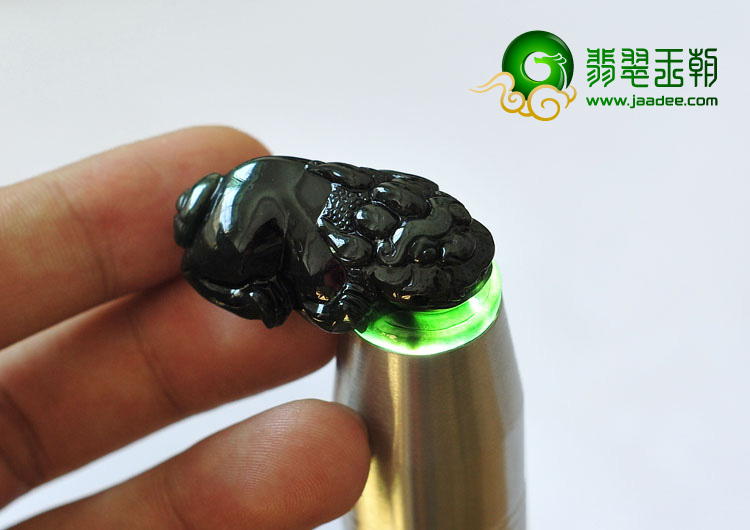 糯冰种墨翠缅甸翡翠A货貔貅挂件