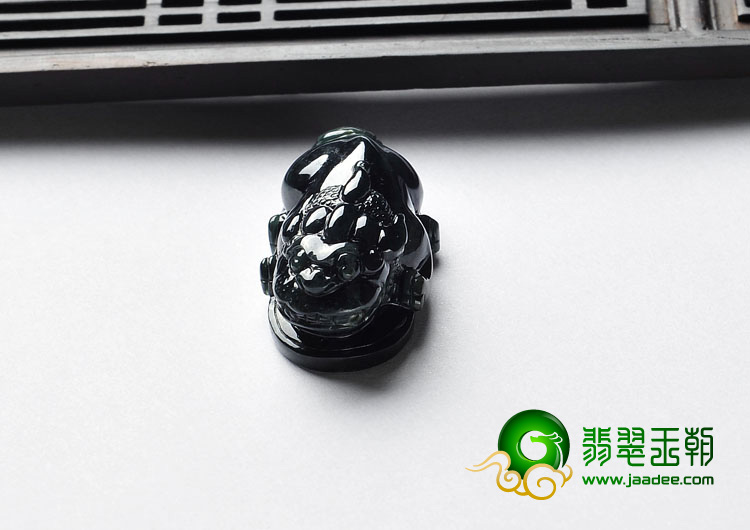 糯冰种墨翠缅甸翡翠A货貔貅挂件