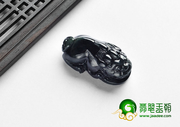 糯冰种墨翠缅甸翡翠A货貔貅挂件