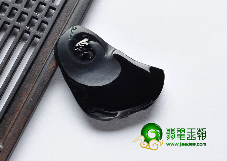 冰种墨翠缅甸翡翠A货府中有龙挂件