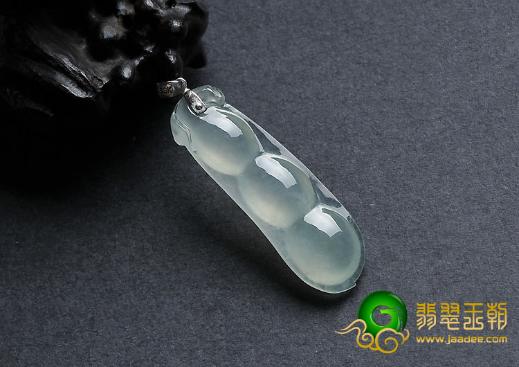 冰种晴水缅甸翡翠A货四季豆挂件