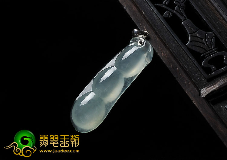 冰种晴水缅甸翡翠A货四季豆挂件