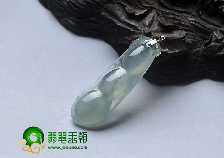 冰种晴水缅甸翡翠A货四季豆挂件
