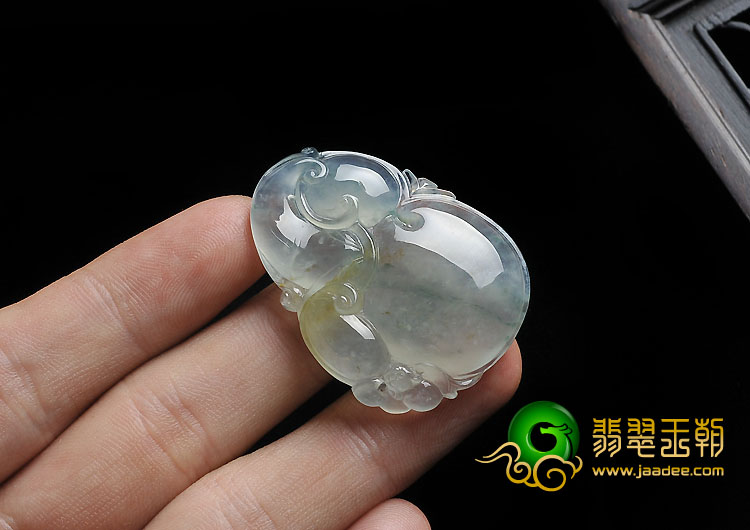冰种飘花略带黄翡缅甸翡翠A货福禄寿挂件