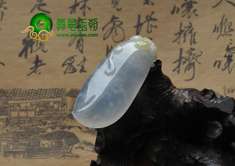 冰种晴水略带黄翡缅甸翡翠A货福瓜挂件