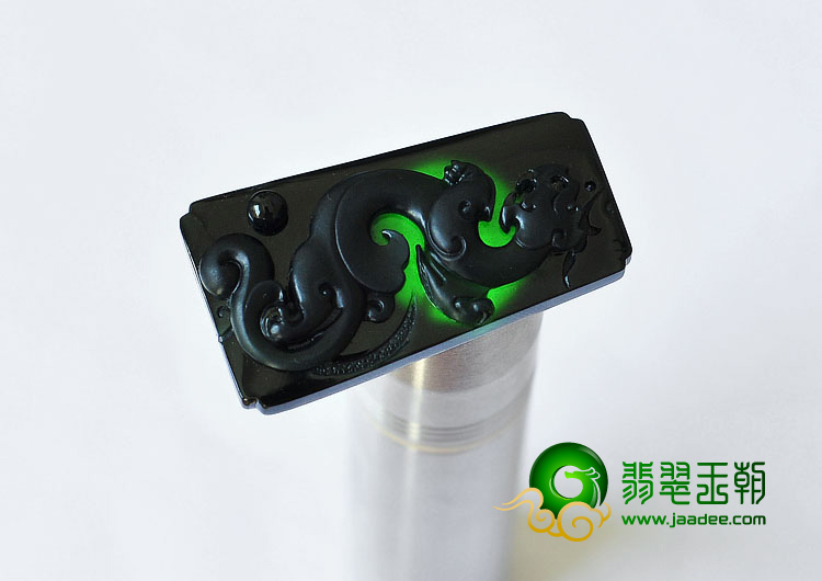 feicui冰玻种墨翠缅甸翡翠A货仿古龙牌挂件