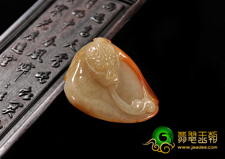 糯冰种黄翡缅甸翡翠A货龙头挂件