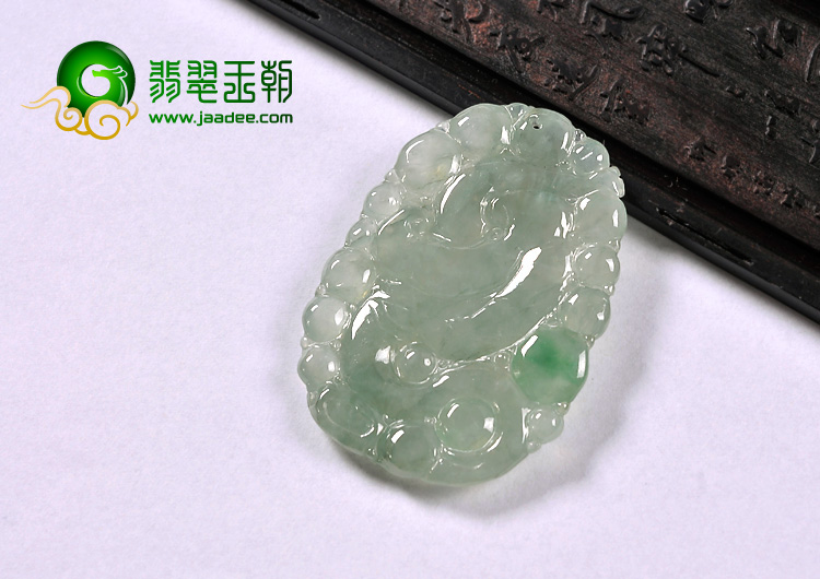 冰种晴水略飘翠缅甸翡翠A货飞龙挂件