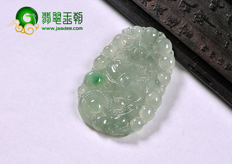 冰种晴水略飘翠缅甸翡翠A货飞龙挂件