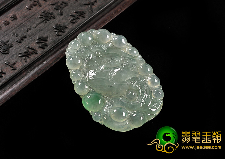冰种晴水略飘翠缅甸翡翠A货飞龙挂件