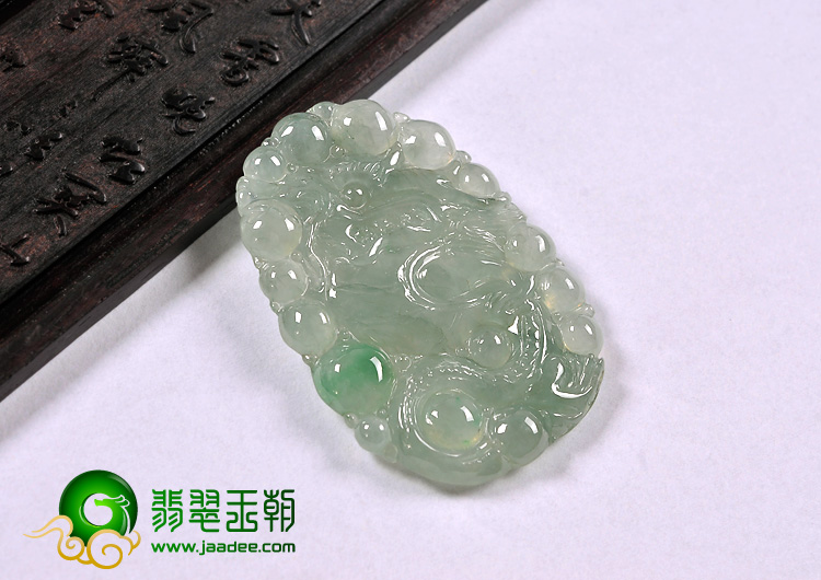 冰种晴水略飘翠缅甸翡翠A货飞龙挂件