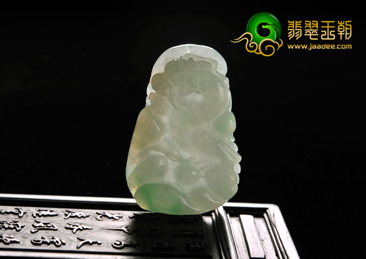糯冰种翠色缅甸翡翠A货飞龙挂件
